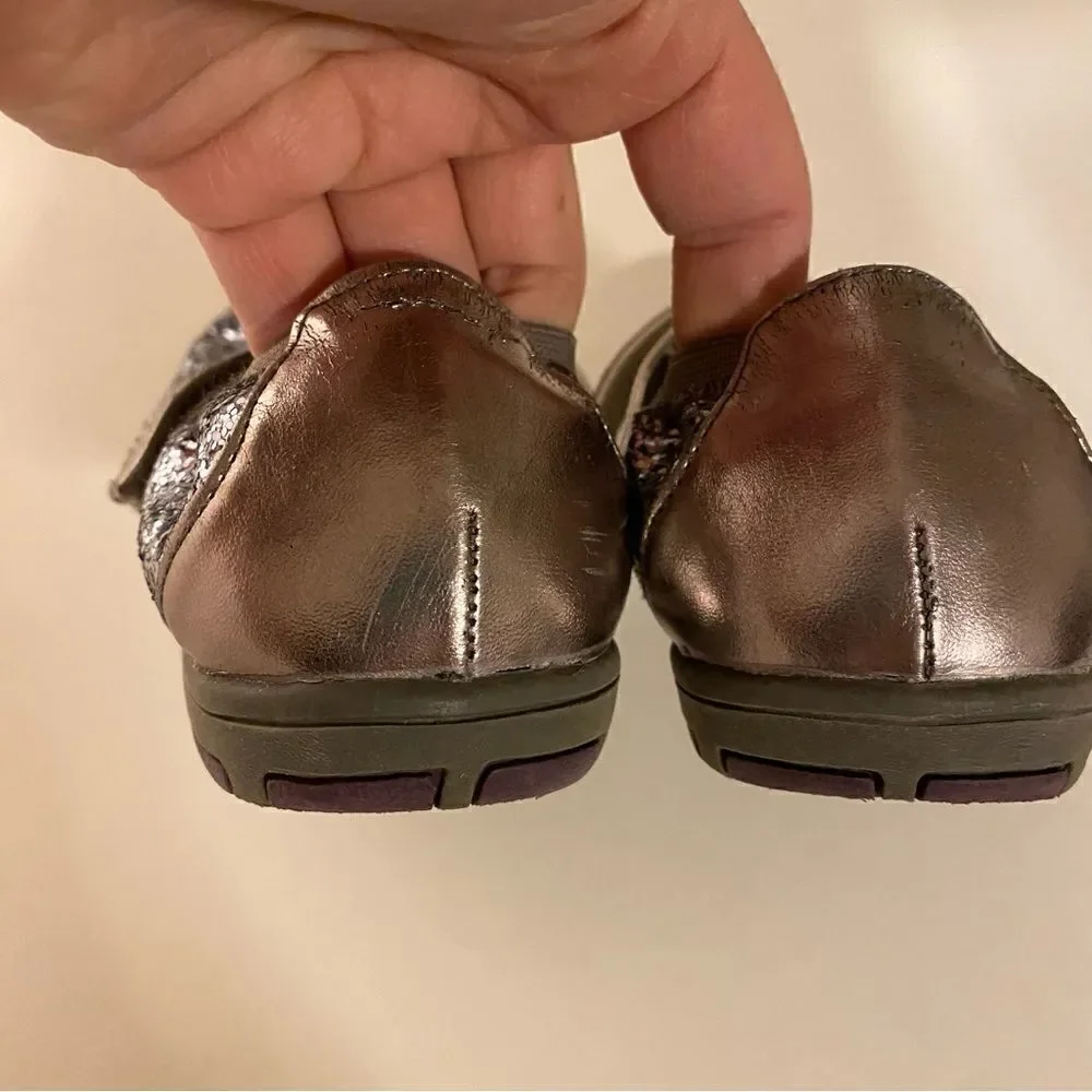 Kenneth Cole Reaction Girl Prize On Mary Janes silver glitter rubber sole-13